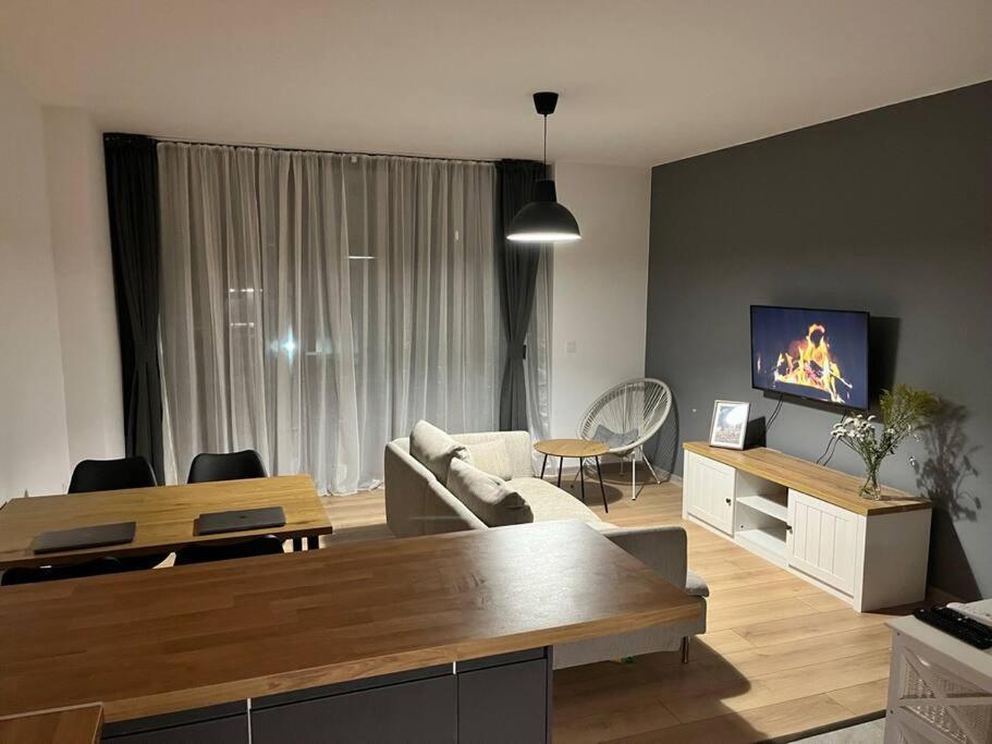 Sunlit Elegance Escape Apartment Warna Exterior foto
