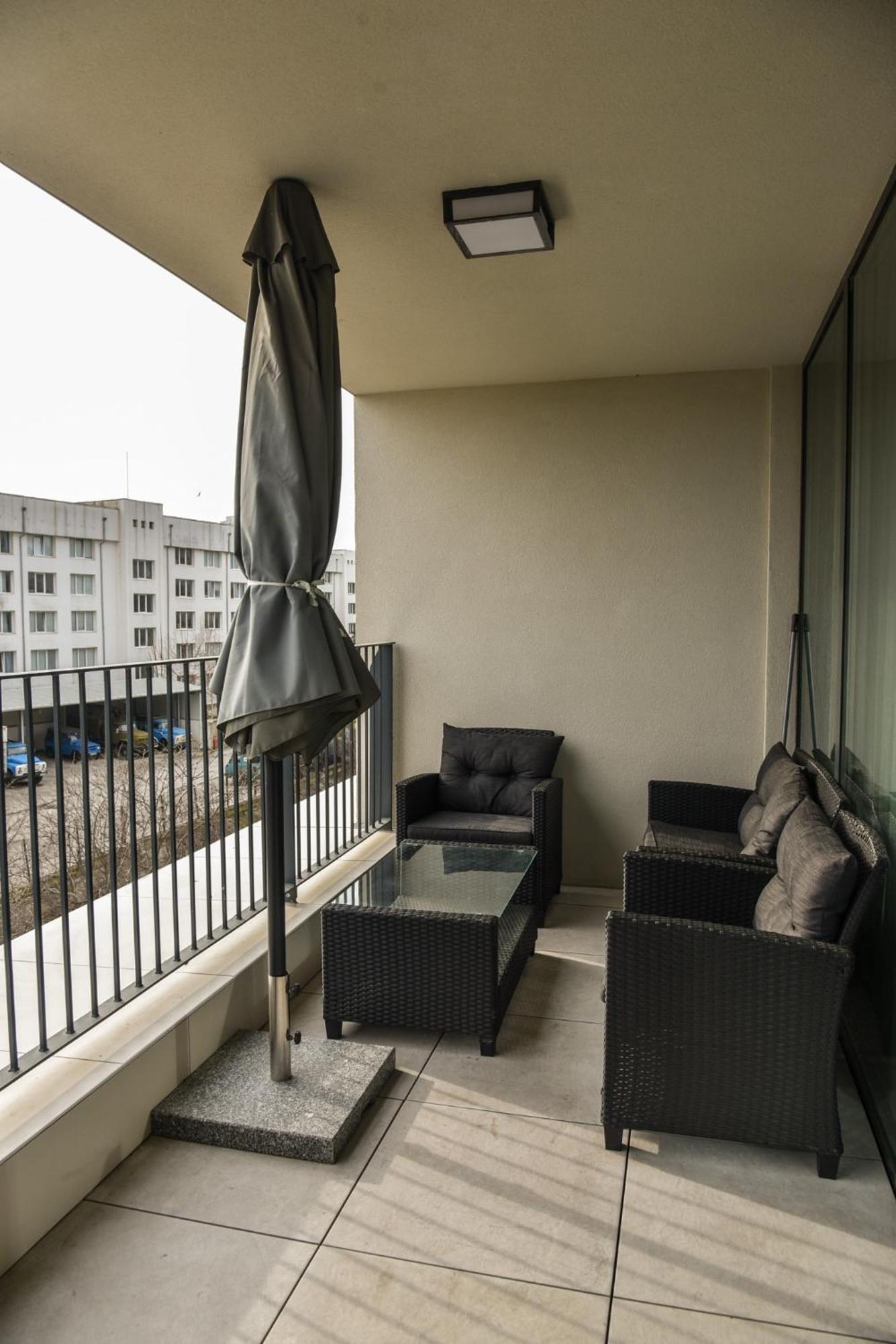 Sunlit Elegance Escape Apartment Warna Exterior foto